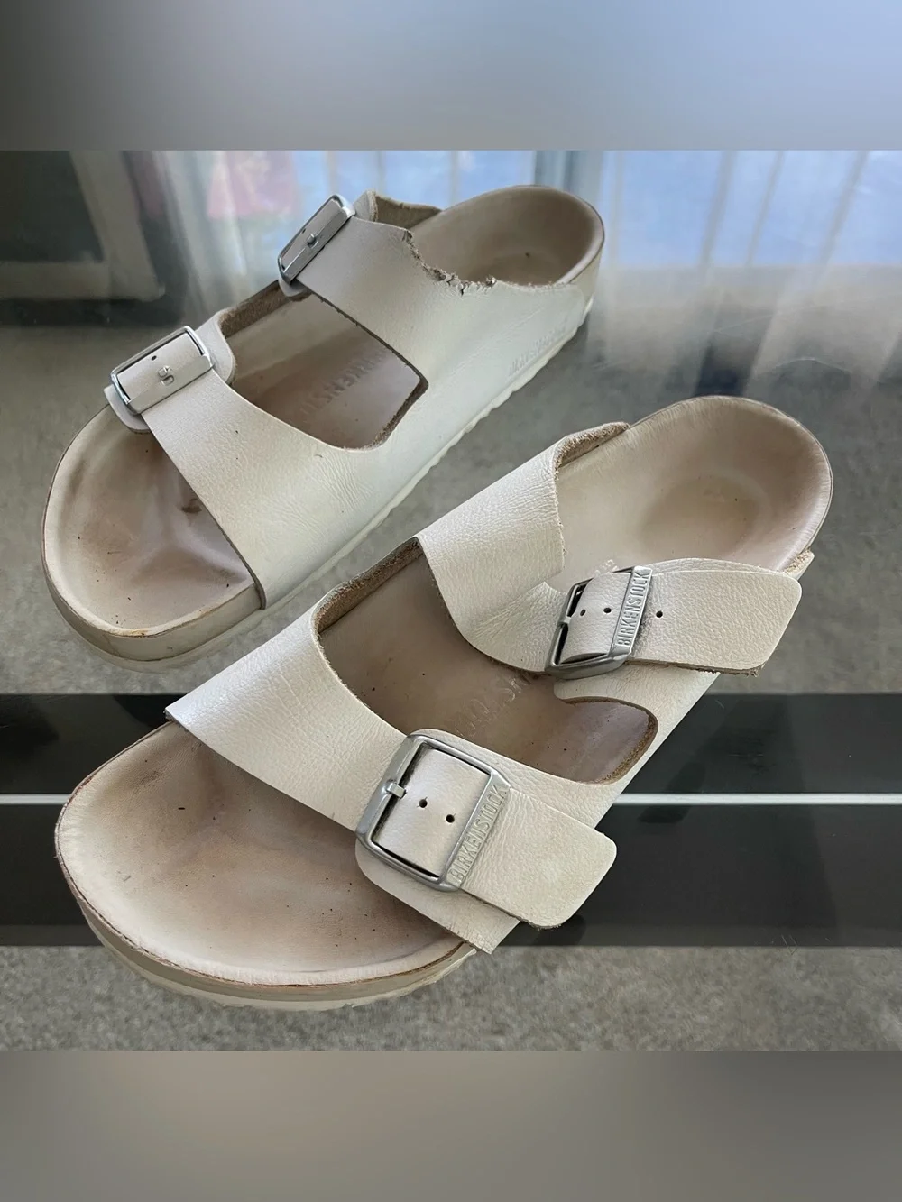 Birkenstock Arizona Birko-Flor Leather White Mens US 9 Womens US 11 EU 42 Comfy